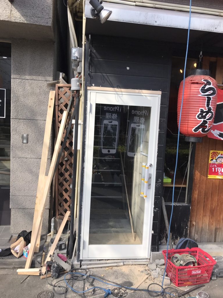 博多店ドア交換後
